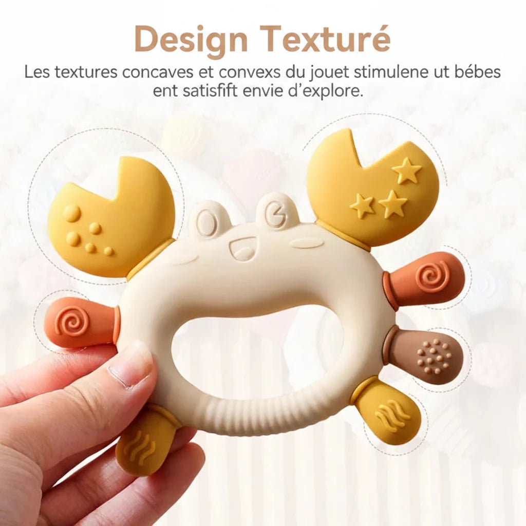Anneau de dentition crabe - bébé mordillant le jouet