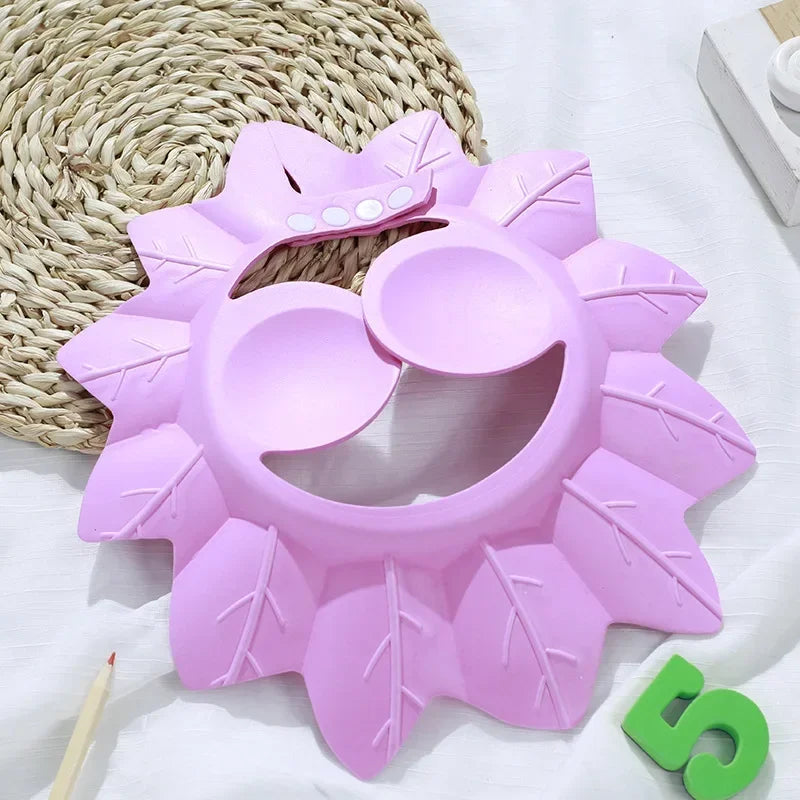 Casquette de bain - vue de profil portée par bébé