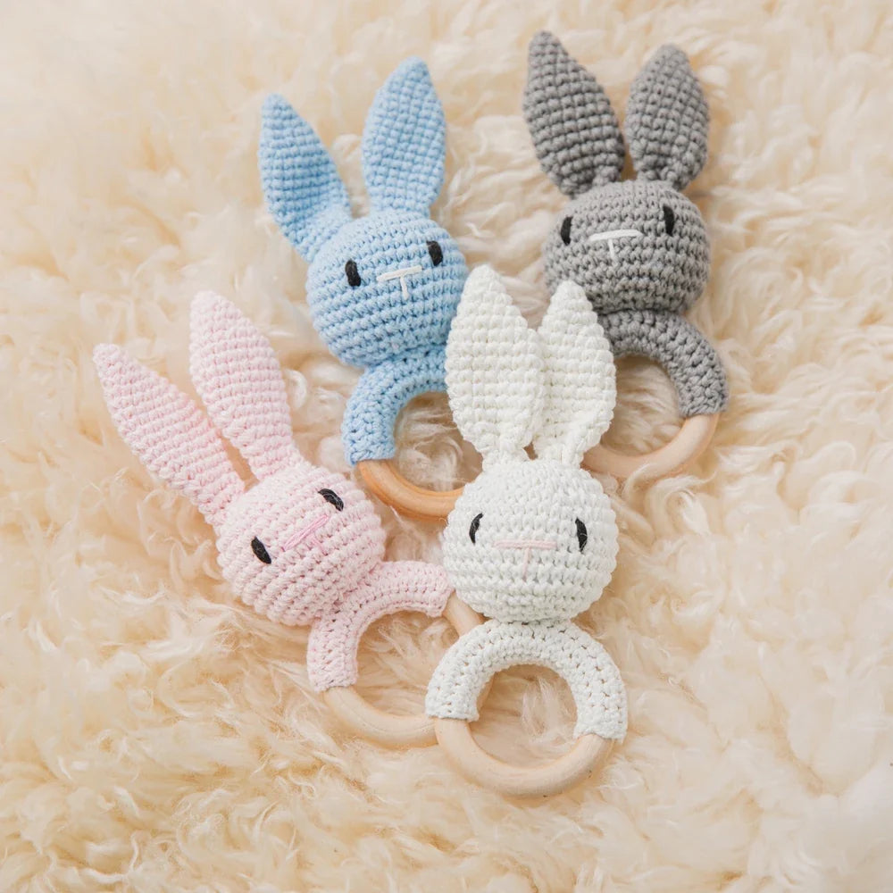 Hochet musical en crochet lapin pour bébé