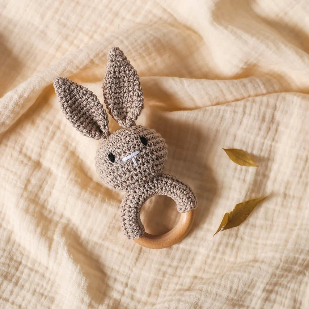 Hochet crochet lapin - matériaux sûrs et non toxiques