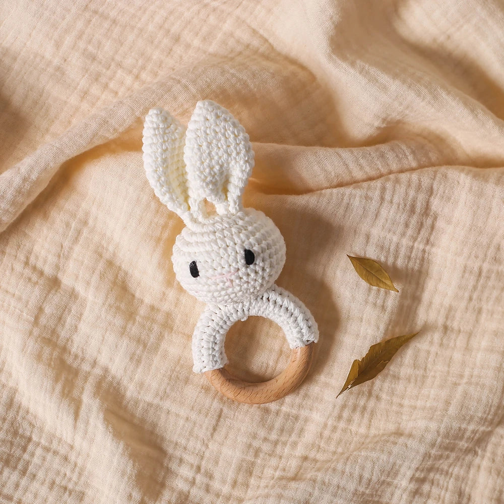 Hochet crochet lapin - vue de détail de la texture