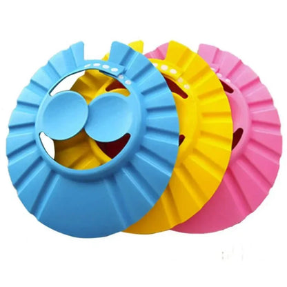 Casquette de bain - bébé la portant pendant le bain